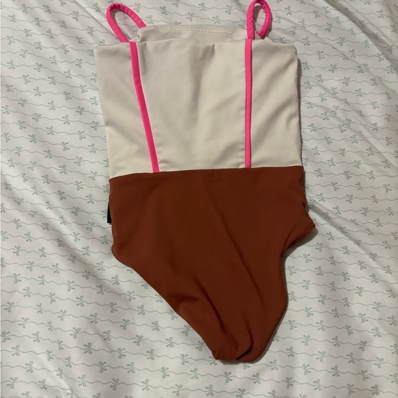 Chic Kids One-Piece Tiger Friday leotard - Picture 2 of 3